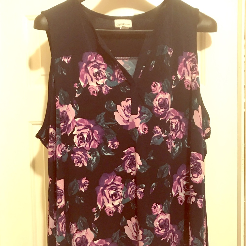 Cute navy floral sleeveless top